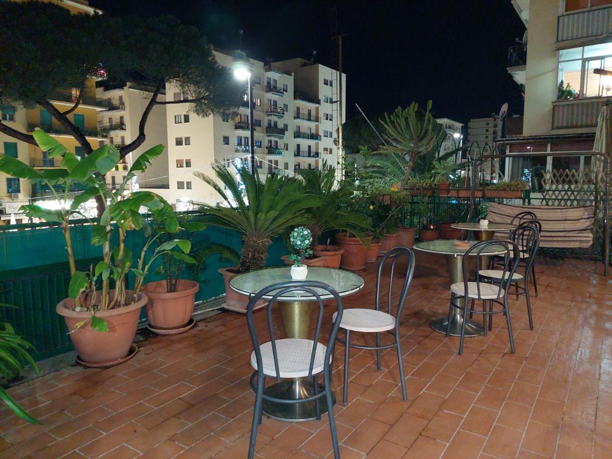 Apartament Domus Cesare Neapol Zewnętrze zdjęcie